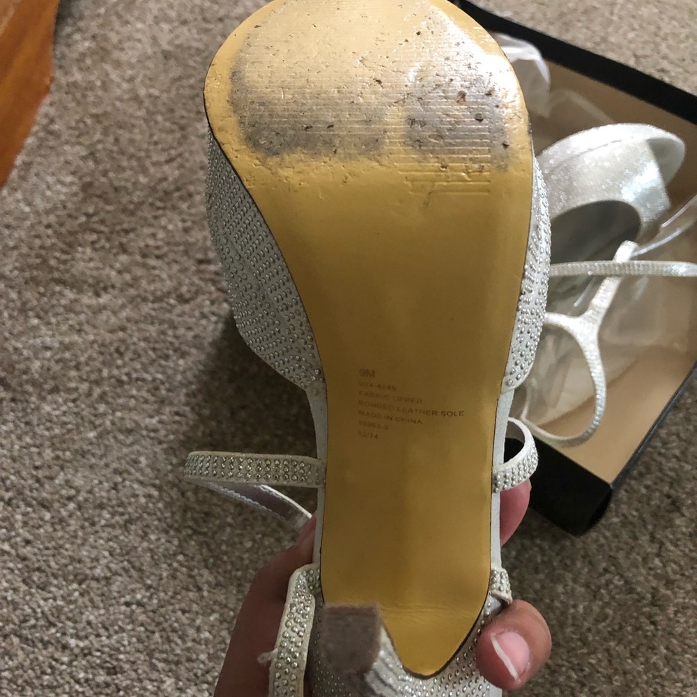L. Miller Silver Heels - Picture 4 of 4